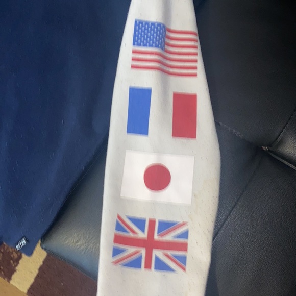 Rarely worn - Picture 2 of 3